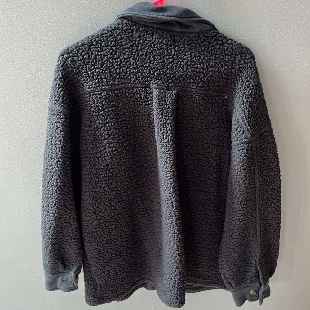 Shacket - Picture 5 of 6